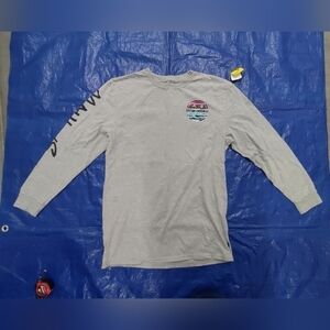 Maui and sons long sleeved